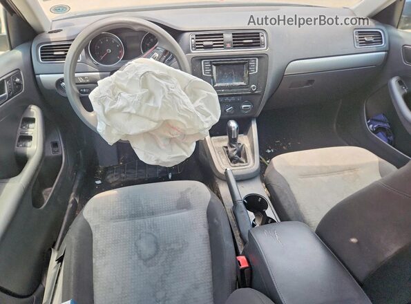 3VW2B7AJ0HM410922 2017 VOLKSWAGEN JETTA Синий Вид панели приборов