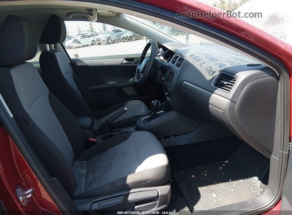 3VW2B7AJ1JM257828 2018 VOLKSWAGEN JETTA Burgundy Vista interior delantera
