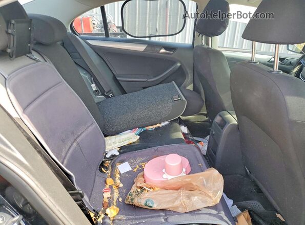 3VW2B7AJ2HM211709 2017 VOLKSWAGEN JETTA Black Vista de los asientos traseros