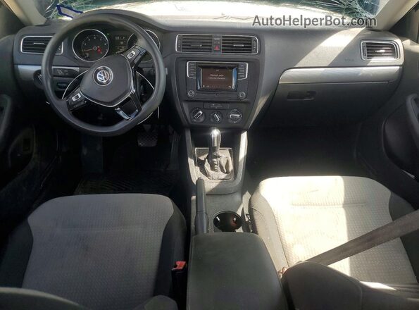 3VW2B7AJ2HM332255 2017 VOLKSWAGEN JETTA Синий Вид панели приборов