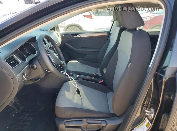 3VW2B7AJ2HM404071 2017 VOLKSWAGEN JETTA Black წინა სალონის ხედი