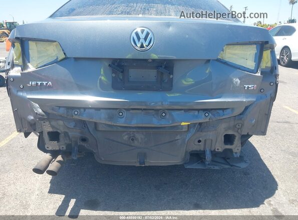 3VW2B7AJ2JM228161 2018 VOLKSWAGEN JETTA Gray Widok z przodu