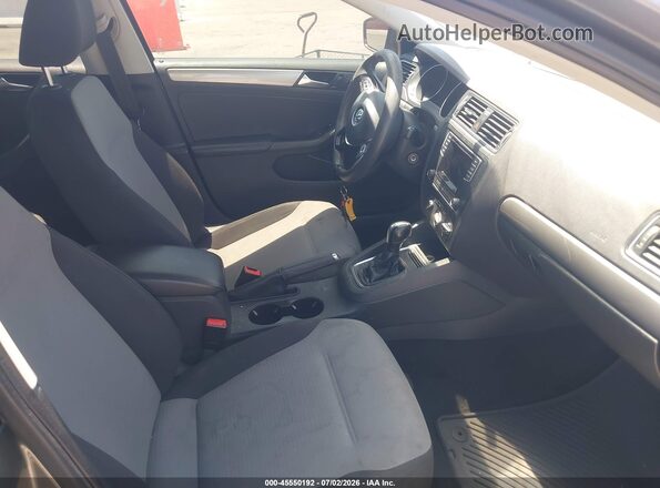 3VW2B7AJ2JM228161 2018 VOLKSWAGEN JETTA Gray Widok wnętrza z przodu