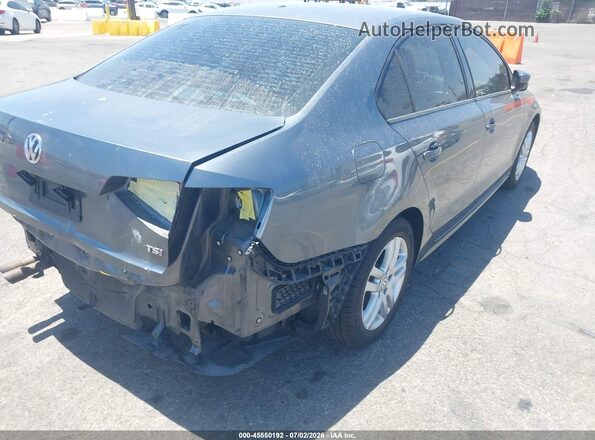 3VW2B7AJ2JM228161 2018 VOLKSWAGEN JETTA Gray 