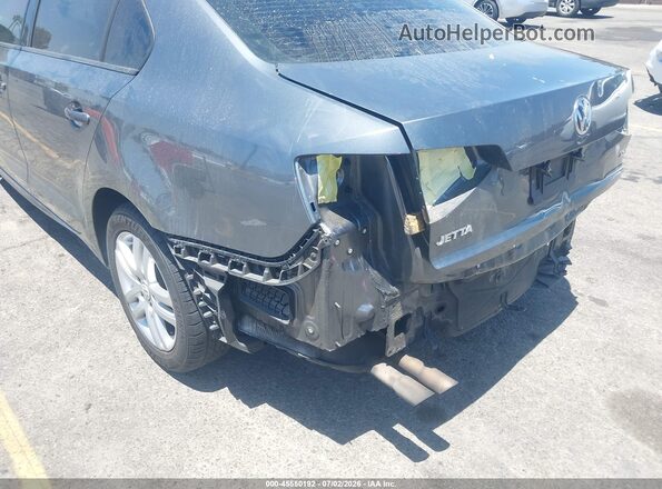 3VW2B7AJ2JM228161 2018 VOLKSWAGEN JETTA Gray 