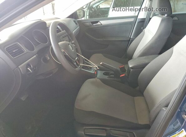 3VW2B7AJ2JM232565 2018 VOLKSWAGEN JETTA Blue წინა სალონის ხედი