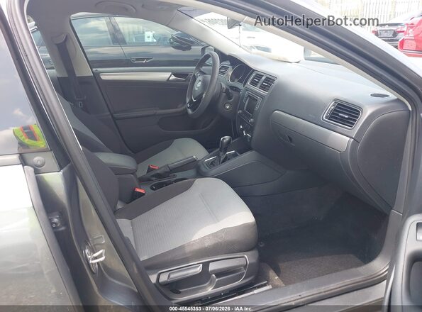 3VW2B7AJ2JM237216 2018 VOLKSWAGEN JETTA Gray Vista interior delantera
