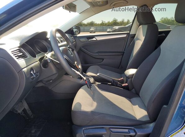 3VW2B7AJ2JM259460 2018 VOLKSWAGEN JETTA Blue Widok wnętrza z przodu