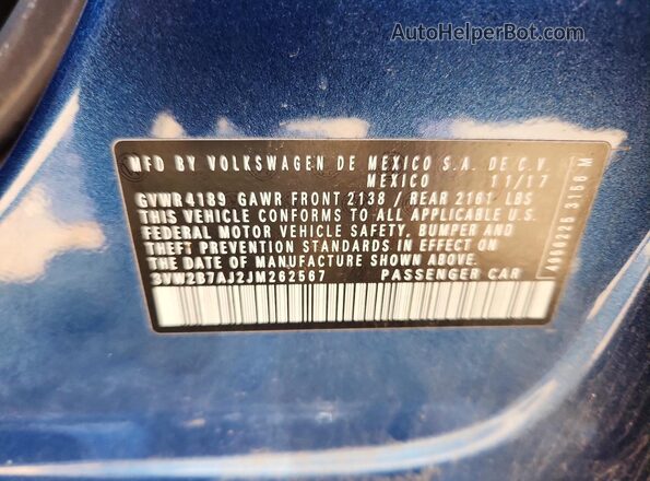 3VW2B7AJ2JM262567 2018 VOLKSWAGEN JETTA Blue Widok naklejki z numerem VIN