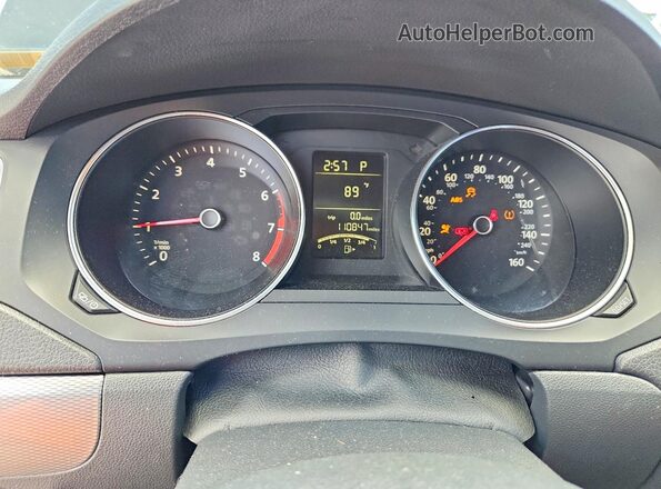 3VW2B7AJ4HM200906 2017 VOLKSWAGEN JETTA Черный Вид щитка приборов