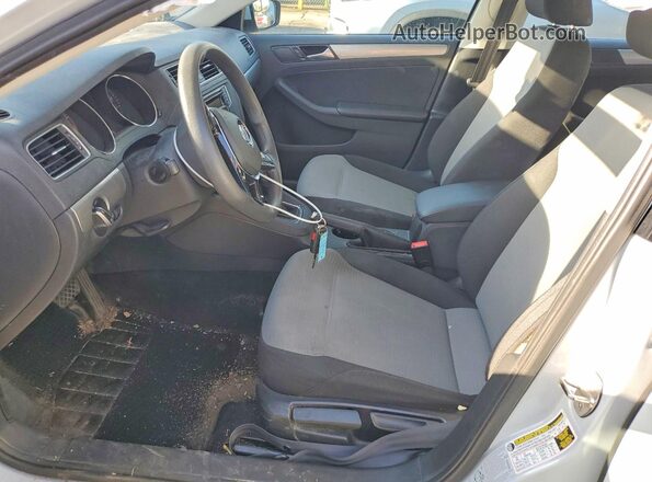 3VW2B7AJ5HM293421 2017 VOLKSWAGEN JETTA Gray Widok wnętrza z przodu