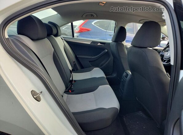 3VW2B7AJ6HM334784 2017 VOLKSWAGEN JETTA White უკანა სავარძლების ხედი