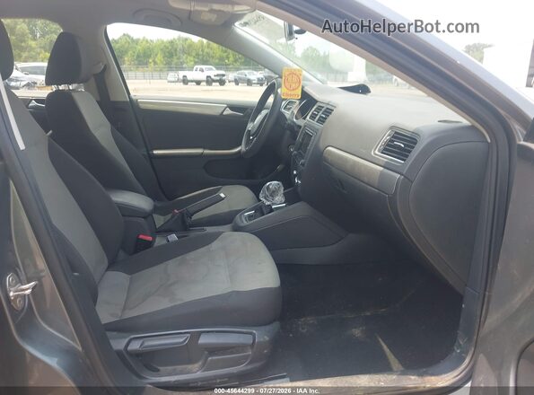 3VW2B7AJ6HM371771 2017 VOLKSWAGEN JETTA Gray Front interior view