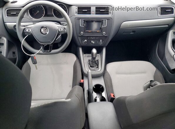 3VW2B7AJ6JM254083 2018 VOLKSWAGEN JETTA White Dashboard view