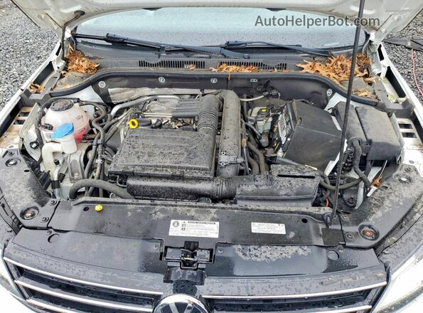 3VW2B7AJ6JM254083 2018 VOLKSWAGEN JETTA White Rear interior view