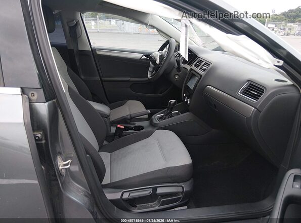 3VW2B7AJ7HM230143 2017 VOLKSWAGEN JETTA Серый Вид салона спереди