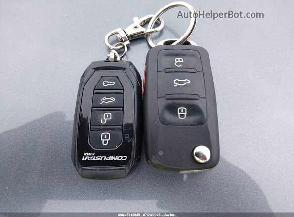 3VW2B7AJ7HM230143 2017 VOLKSWAGEN JETTA Серый Вид панели приборов