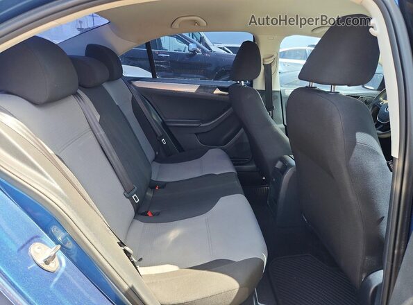 3VW2B7AJ7HM249968 2017 VOLKSWAGEN JETTA Blue Widok tylnych siedzeń