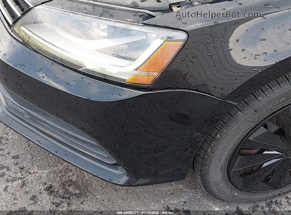 3VW2B7AJ7HM385677 2017 VOLKSWAGEN JETTA Black Widok z przodu