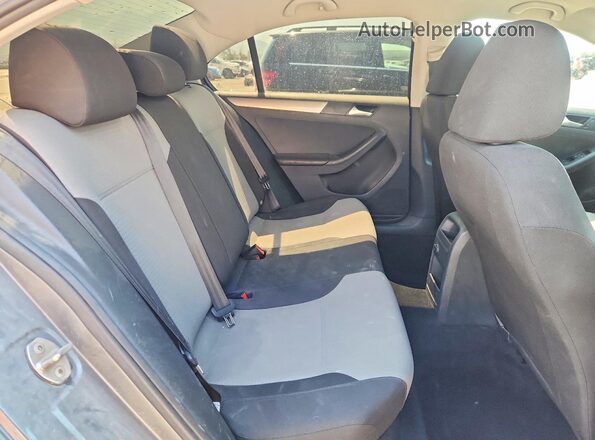 3VW2B7AJ8HM253074 2017 VOLKSWAGEN JETTA Gray Vista de los asientos traseros