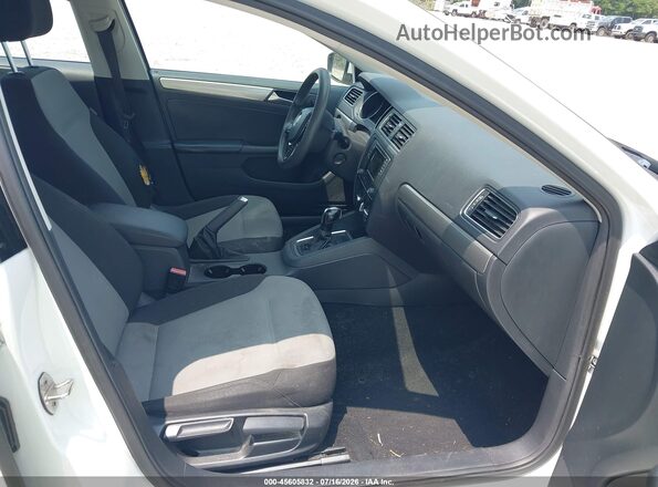 3VW2B7AJ8HM267671 2017 VOLKSWAGEN JETTA White Вид салону спереду