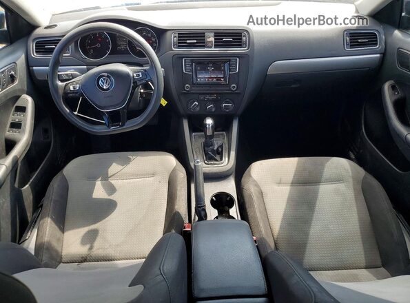 3VW2B7AJ8HM329117 2017 VOLKSWAGEN JETTA Black Dashboard view