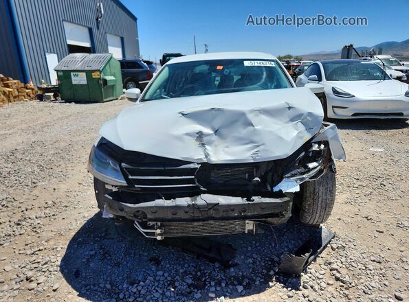 3VW2B7AJ8HM375014 2017 VOLKSWAGEN JETTA White Front view