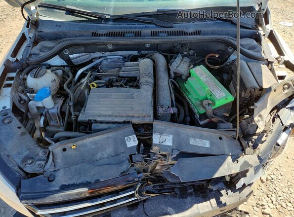 3VW2B7AJ8HM375014 2017 VOLKSWAGEN JETTA White Rear interior view
