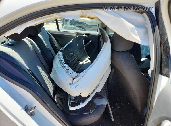 3VW2B7AJ8HM375014 2017 VOLKSWAGEN JETTA White Rear seats view