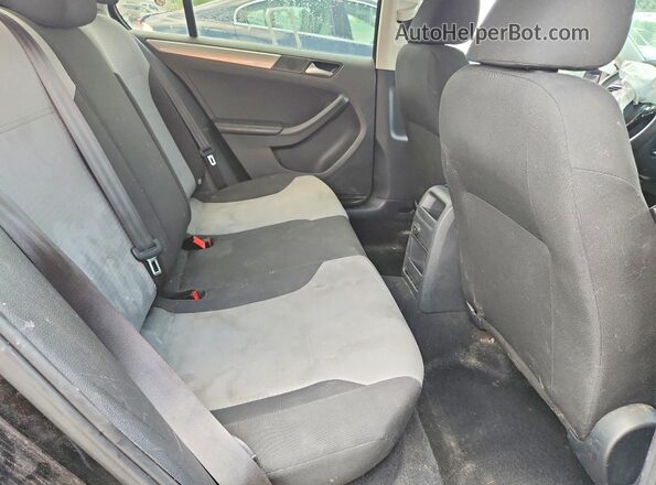 3VW2B7AJ9HM220214 2017 VOLKSWAGEN JETTA Black Widok tylnych siedzeń
