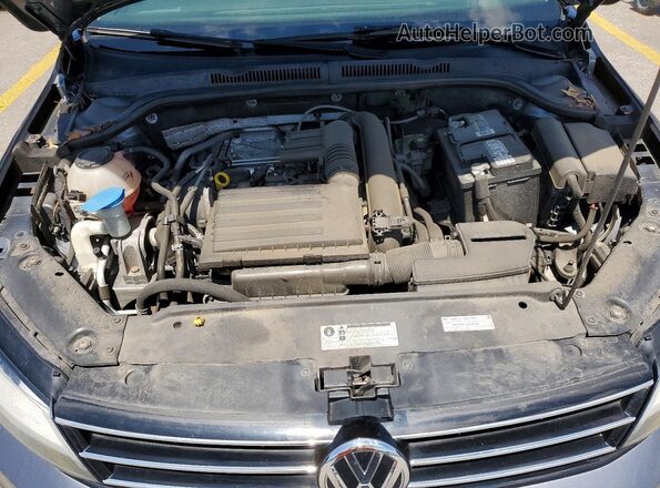 3VW2B7AJ9JM220686 2018 VOLKSWAGEN JETTA Gray Vista interior trasera