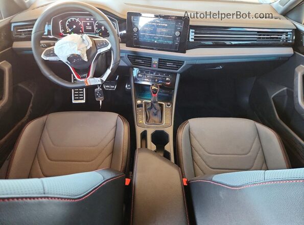 3VW2M7BU9TM025032 2026 VOLKSWAGEN JETTA White Vista del salpicadero