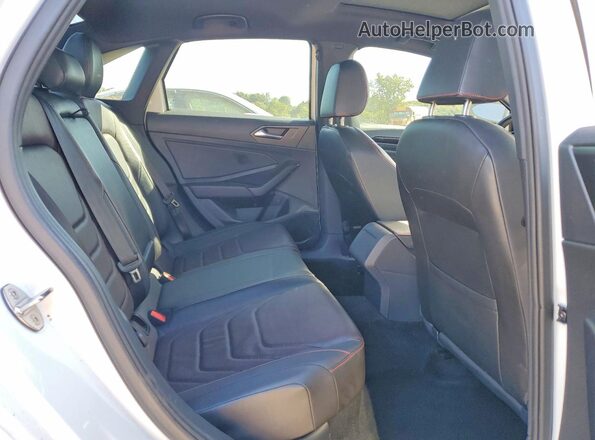 3VW2T7BU9RM094959 2024 VOLKSWAGEN JETTA White Vista de los asientos traseros