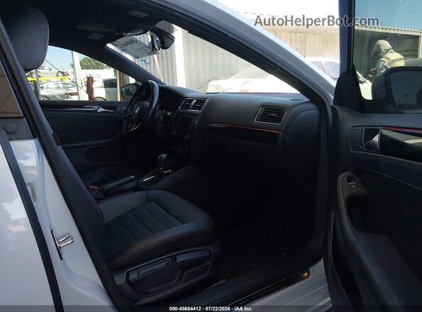 3VW4T7AJ1HM216650 2017 VOLKSWAGEN JETTA White Вид салону спереду
