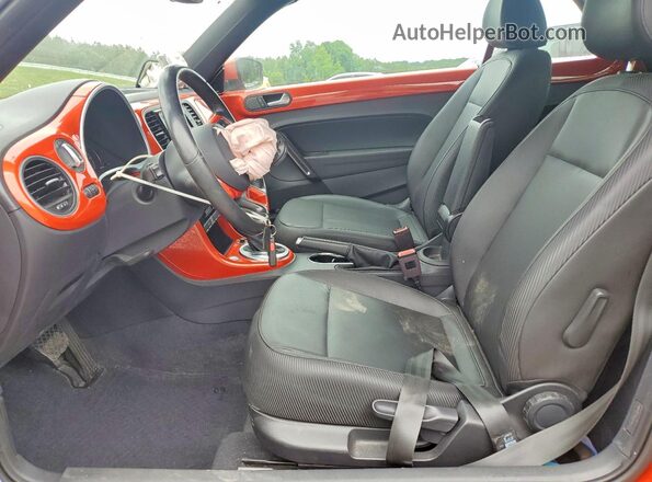 3VW517AT2HM823149 2017 VOLKSWAGEN BEETLE Orange Widok wnętrza z przodu