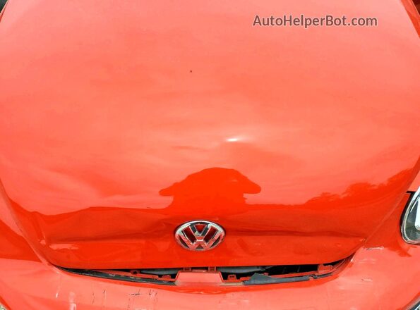 3VW517AT2HM823149 2017 VOLKSWAGEN BEETLE Orange Widok wnętrza z tyłu