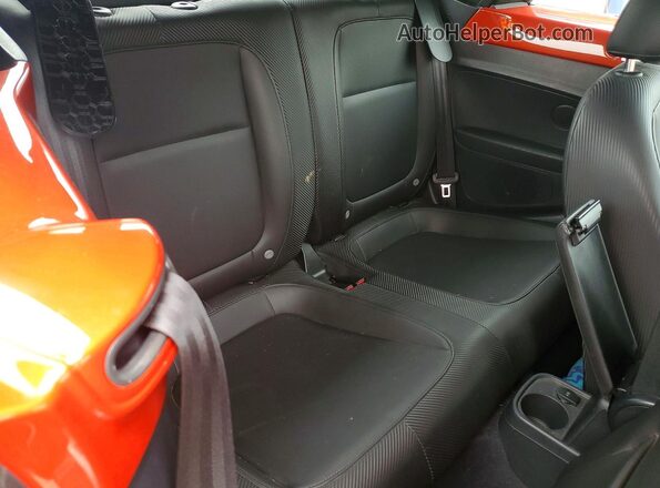 3VW517AT2HM823149 2017 VOLKSWAGEN BEETLE Orange Widok tylnych siedzeń