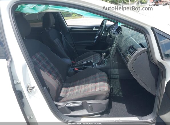 3VW547AU7HM013287 2017 VOLKSWAGEN GOLF White Front interior view