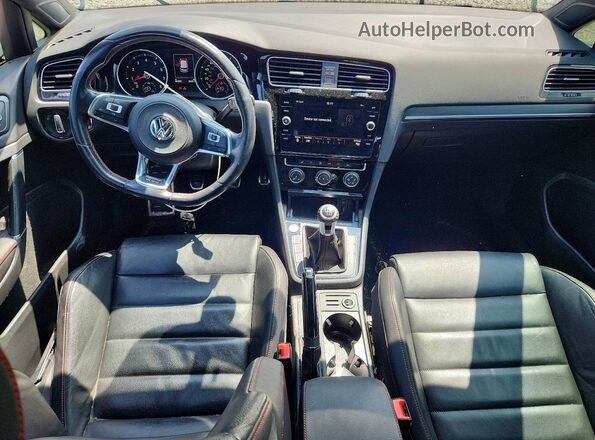 3VW547AU7JM282914 2018 VOLKSWAGEN GTI Silver Widok deski rozdzielczej