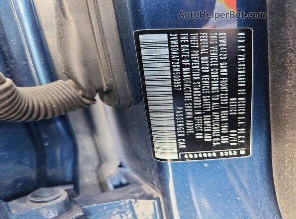 3VW5DAAT2KM500957 2019 VOLKSWAGEN BEETLE Blue ძრავის განყოფილების ხედი