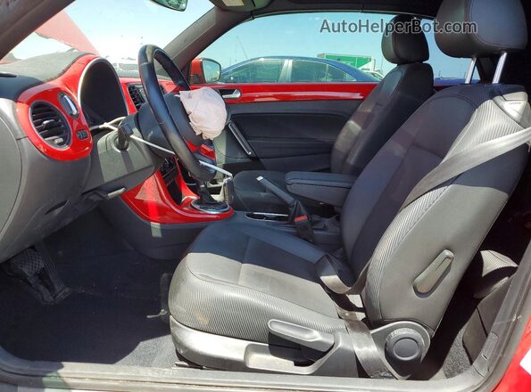 3VW5DAAT9JM505569 2018 VOLKSWAGEN BEETLE Red წინა სალონის ხედი