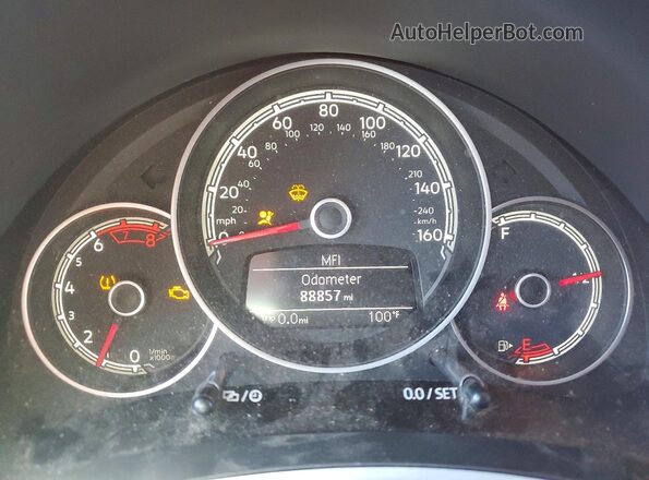 3VW5DAAT9JM505569 2018 VOLKSWAGEN BEETLE Red ხელსაწყოთა პანელის ხედი