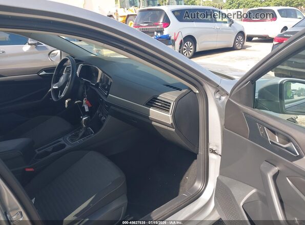 3VW5M7BU5RM079546 2024 VOLKSWAGEN JETTA Gray Вид салону спереду
