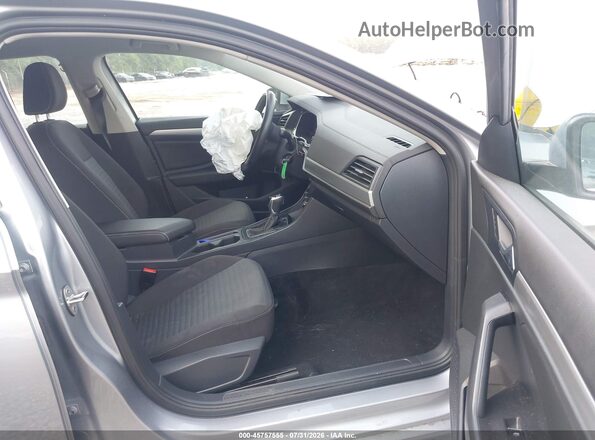 3VW5M7BU8RM044175 2024 VOLKSWAGEN JETTA Silver Вид салону спереду