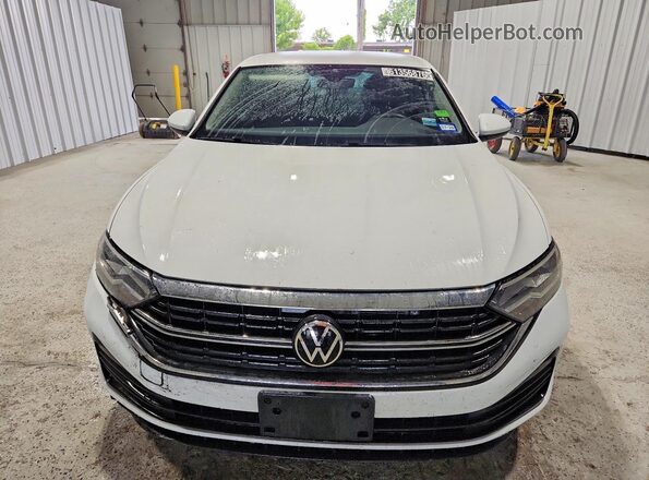 3VW5M7BU8RM095840 2024 VOLKSWAGEN JETTA White Դիմացի տեսք