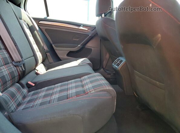 3VW5T7AU1HM033165 2017 VOLKSWAGEN GTI Серебряный Вид задних сидений
