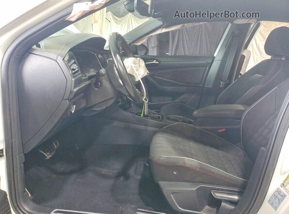 3VW6T7BU4MM021296 2021 VOLKSWAGEN JETTA White Front interior view