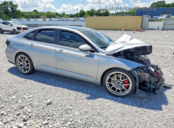 3VW6T7BU8LM067681 2020 VOLKSWAGEN JETTA Серебряный Передняя правая четверть