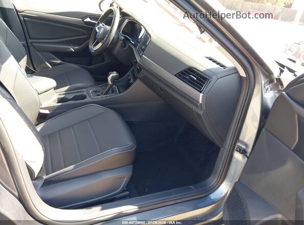 3VW7M7BU1PM049580 2023 VOLKSWAGEN JETTA Серый Вид салона спереди