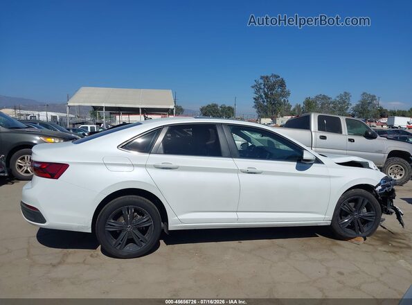 3VW7M7BU5PM008160 2023 VOLKSWAGEN JETTA White Widok wnętrza z tyłu